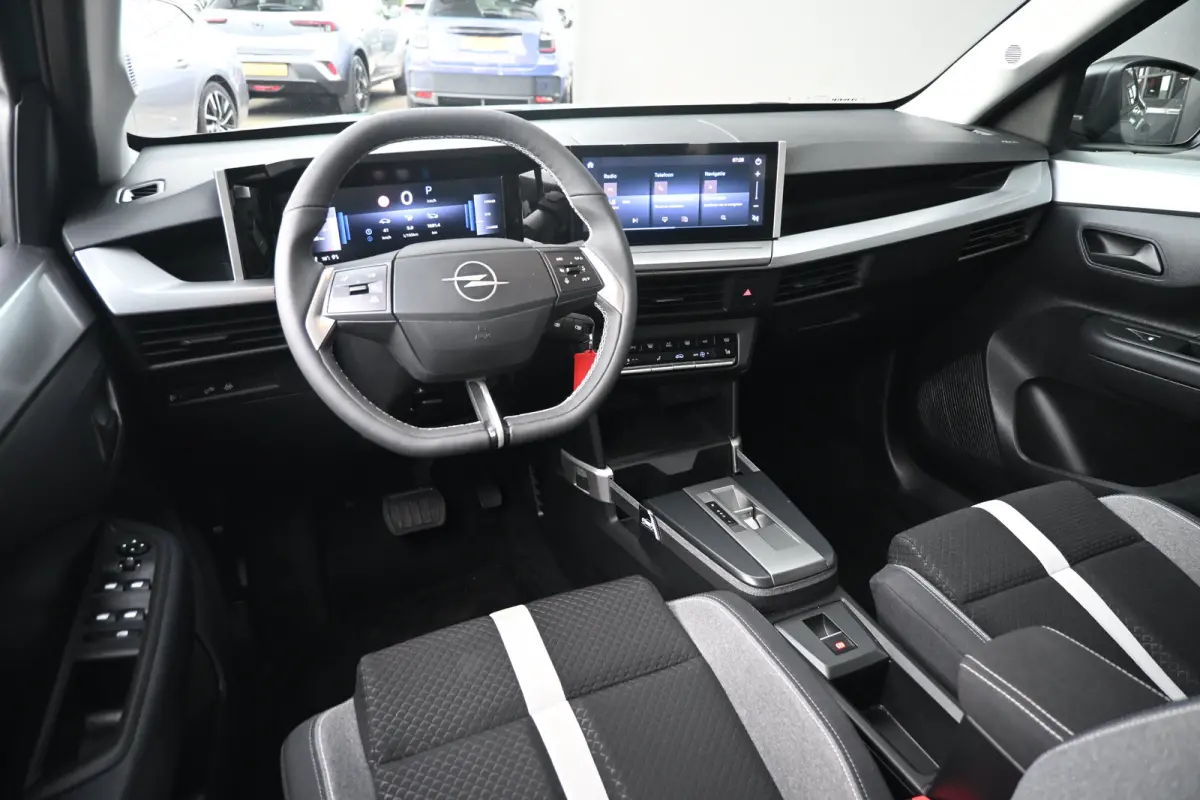 1.2 Turbo Hybrid Edition 145pk | Tot 8 Jaar Garantie! | Navigatie | Achteruitrijcamera | Comfortstoelen | Stoel/Stuurverwarming | Climate Control | !!