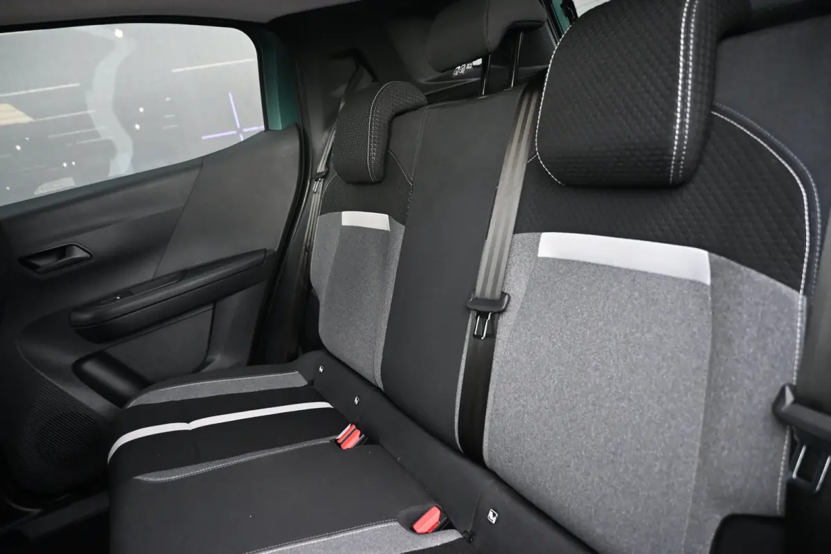 1.2 Turbo Hybrid Edition 145pk | Tot 8 Jaar Garantie! | Navigatie | Achteruitrijcamera | Comfortstoelen | Stoel/Stuurverwarming | Climate Control | !!