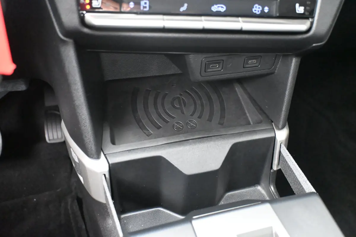 1.2 Turbo Hybrid Edition 145pk | Tot 8 Jaar Garantie! | Navigatie | Achteruitrijcamera | Comfortstoelen | Stoel/Stuurverwarming | Climate Control | !!