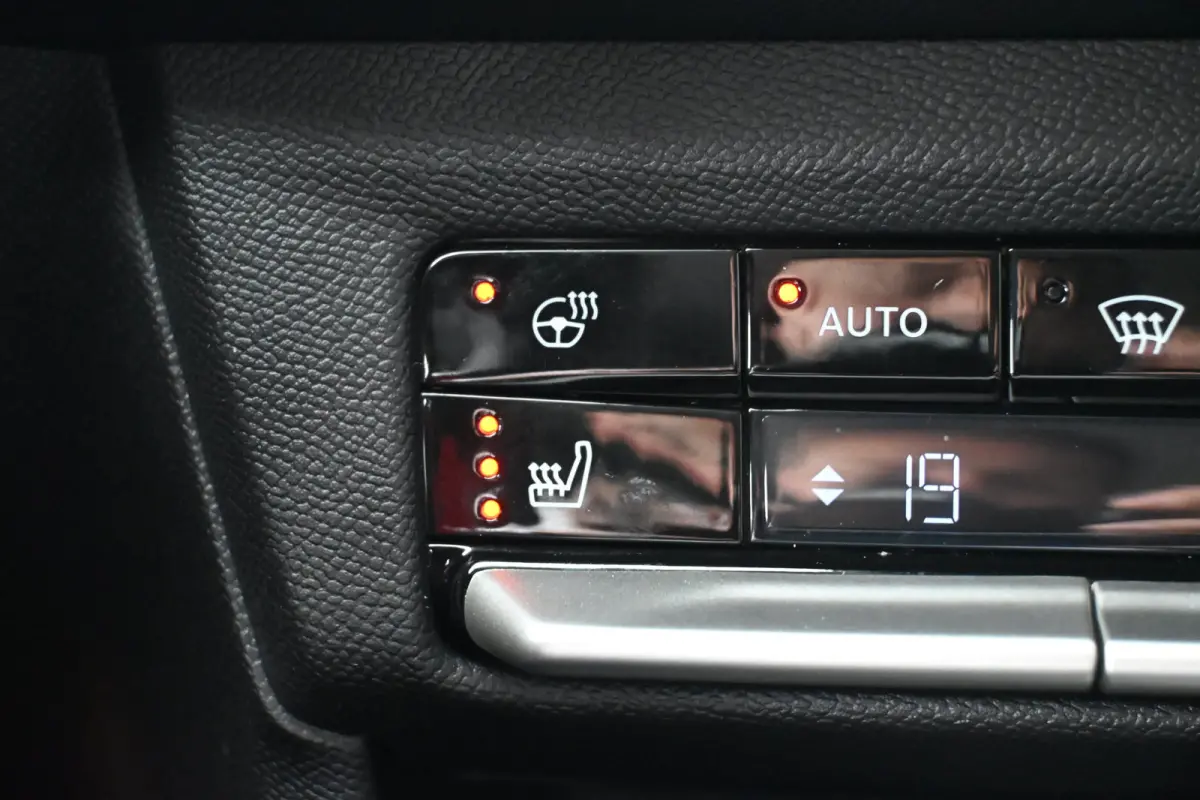 1.2 Turbo Hybrid Edition 145pk | Tot 8 Jaar Garantie! | Navigatie | Achteruitrijcamera | Comfortstoelen | Stoel/Stuurverwarming | Climate Control | !!