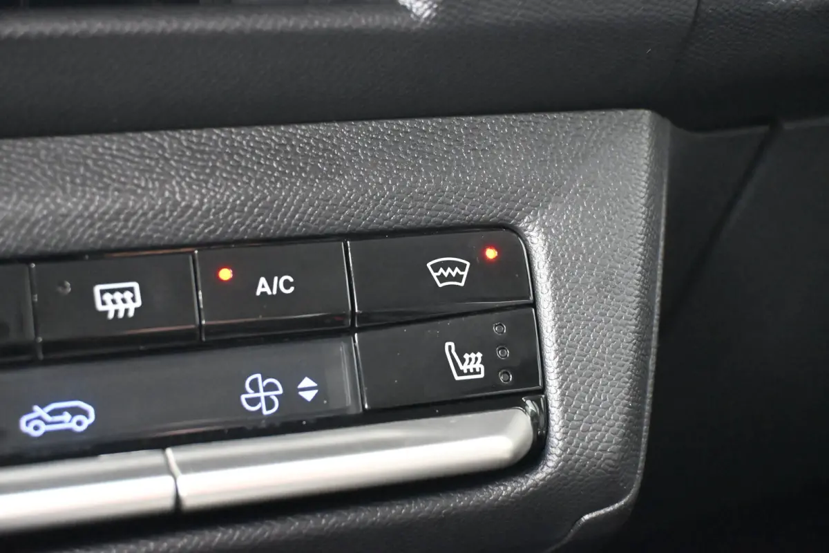 1.2 Turbo Hybrid Edition 145pk | Tot 8 Jaar Garantie! | Navigatie | Achteruitrijcamera | Comfortstoelen | Stoel/Stuurverwarming | Climate Control | !!