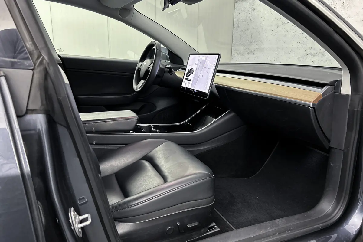 Long Range AWD 75 kWh | Panoramadak | Lederen bekleding