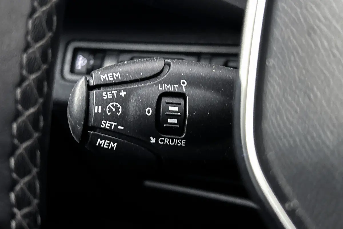 1.2 PureTech Allure | Half leder | Apple Carplay | Cruise control