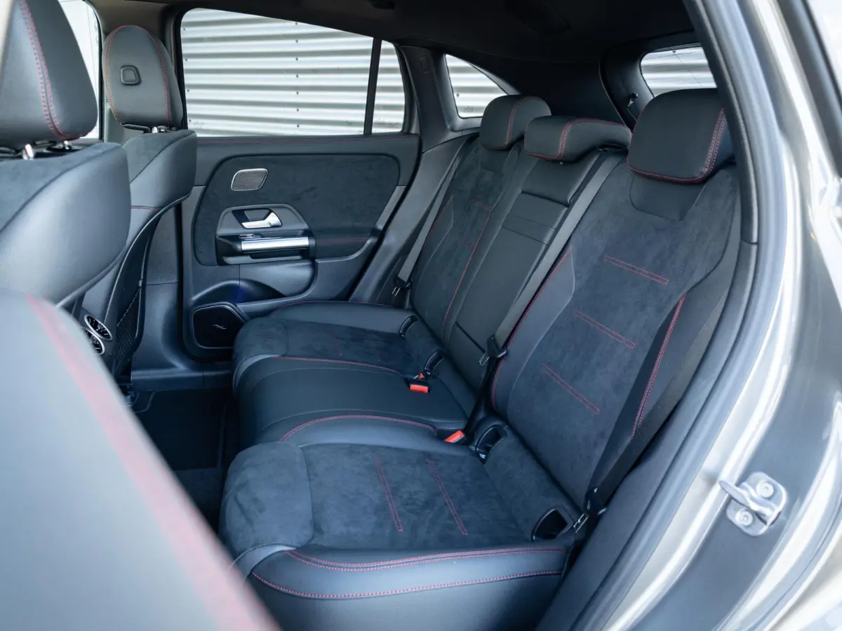 250+ Business Solution AMG 71 kWh | Panorama dak