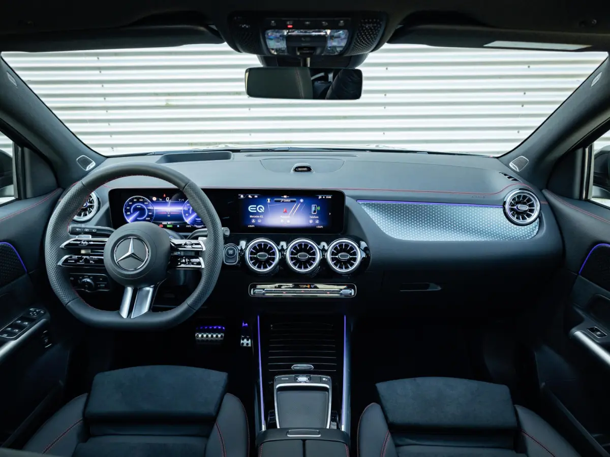 250+ Business Solution AMG 71 kWh | Panorama dak