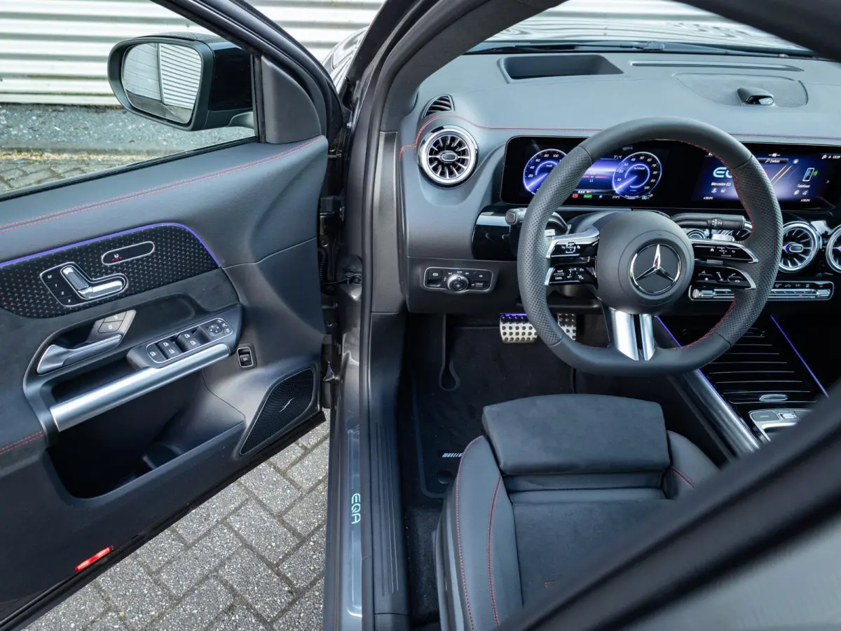 250+ Business Solution AMG 71 kWh | Panorama dak