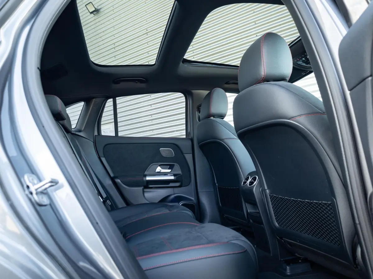 250+ Business Solution AMG 71 kWh | Panorama dak