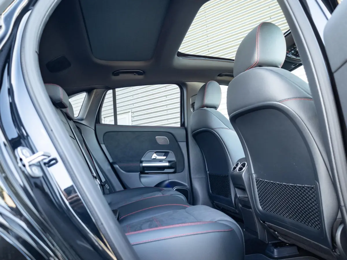 250+ Business Solution AMG 71 kWh | Panorama dak