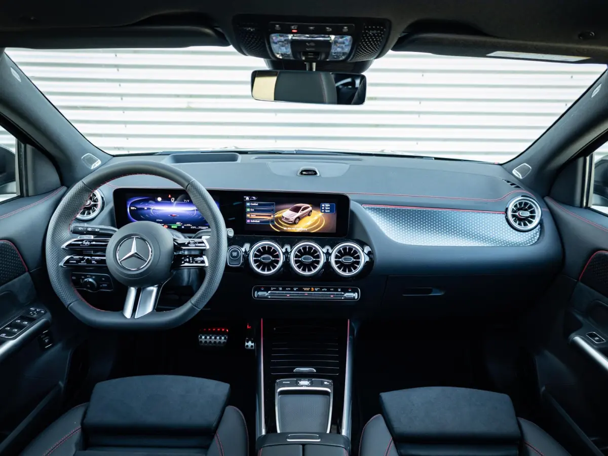250+ Business Solution AMG 71 kWh | Panorama dak