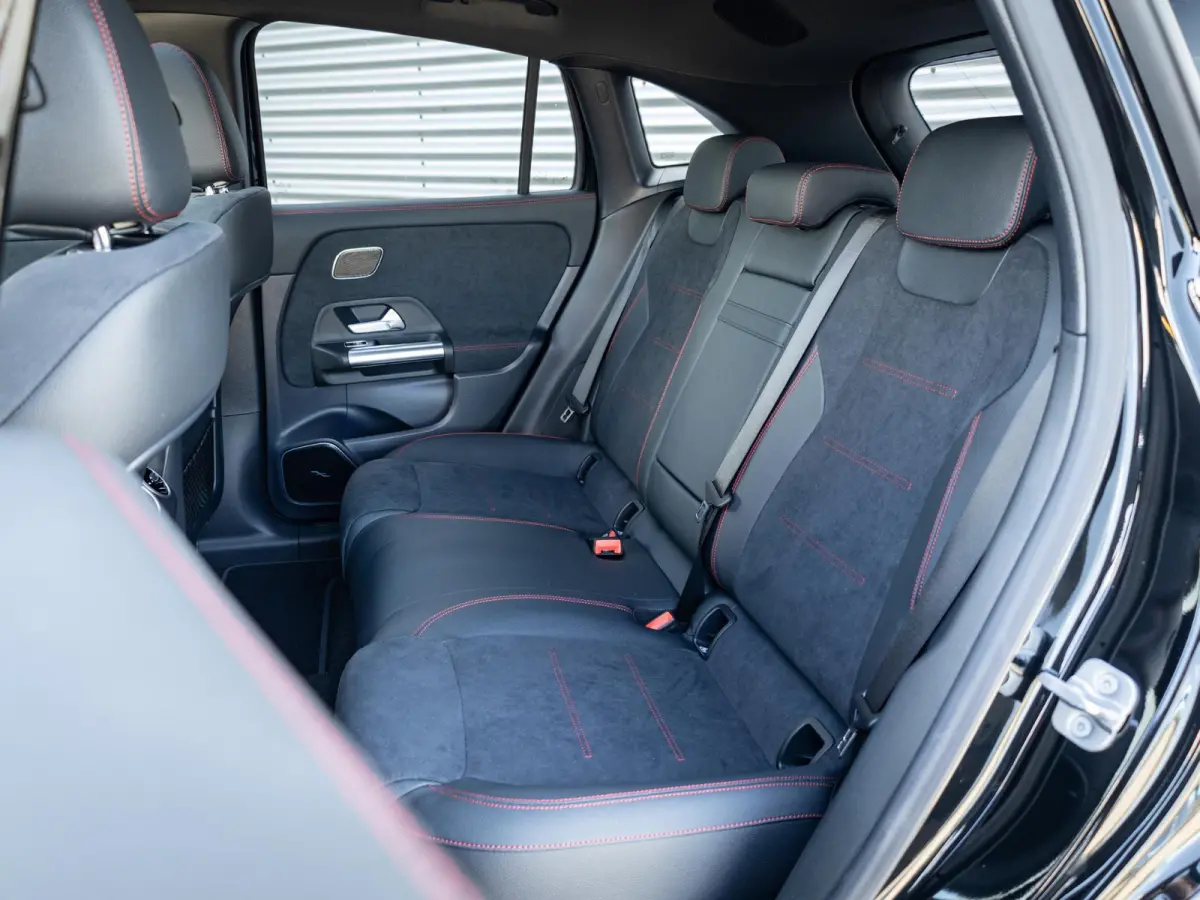 250+ Business Solution AMG 71 kWh | Panorama dak