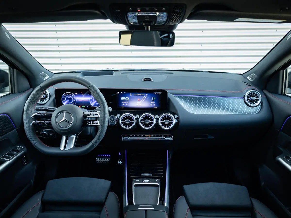 250+ Business Solution AMG 71 kWh | Panorama dak