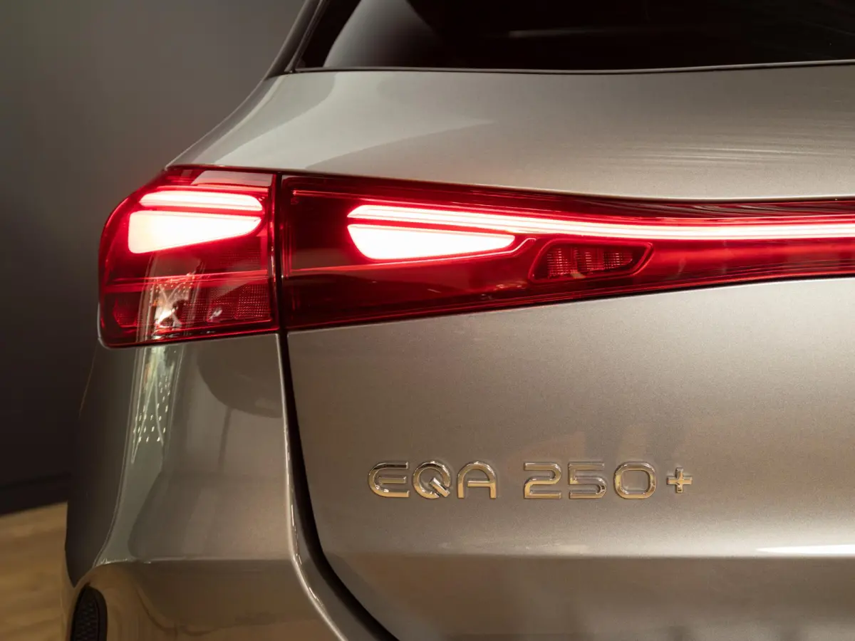 250+ Business Solution AMG 71 kWh | Panorama dak | Trekhaak