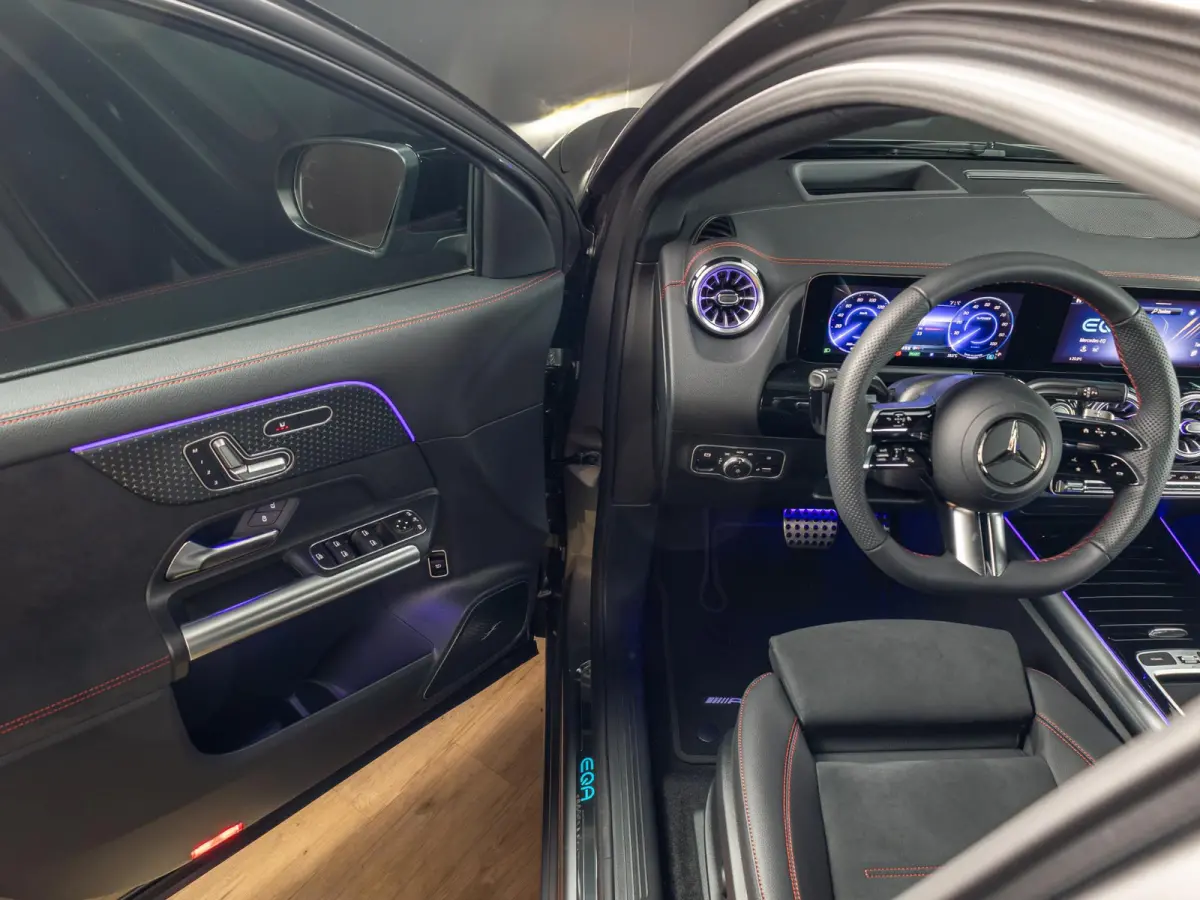 250+ Business Solution AMG 71 kWh | Panorama dak | Trekhaak