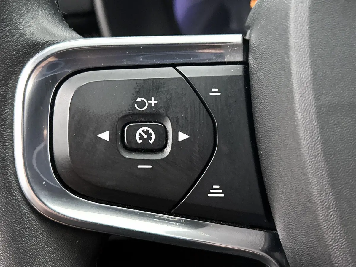 Twin Plus | 92,2% SOH | Trekhaak | 1e Eigenaar | Origineel Nederlands | Automaat | Stoelverwarming | Stuurverwarming | Cruise Control | Achteruitrij Camera | Apple Carplay | Android Auto