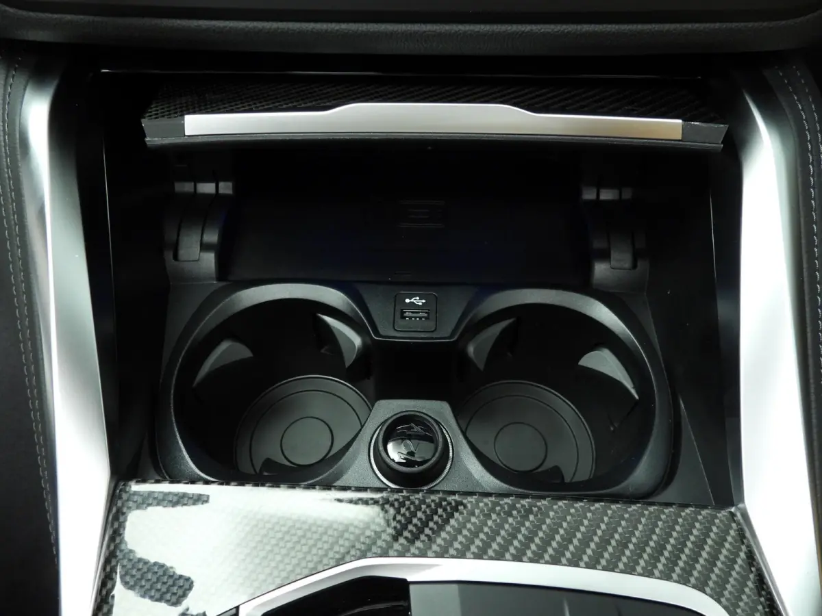 230i | M-Sportpakket | LED | HUD | Active cruise | Schuifdak | Stoelverwarming | DAB | Harman-kardon sound | Alu 19 inch