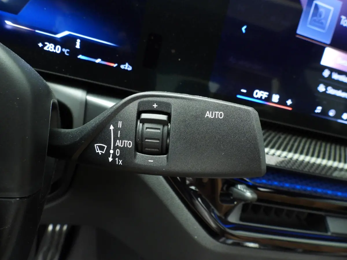 230i | M-Sportpakket | LED | HUD | Active cruise | Schuifdak | Stoelverwarming | DAB | Harman-kardon sound | Alu 19 inch