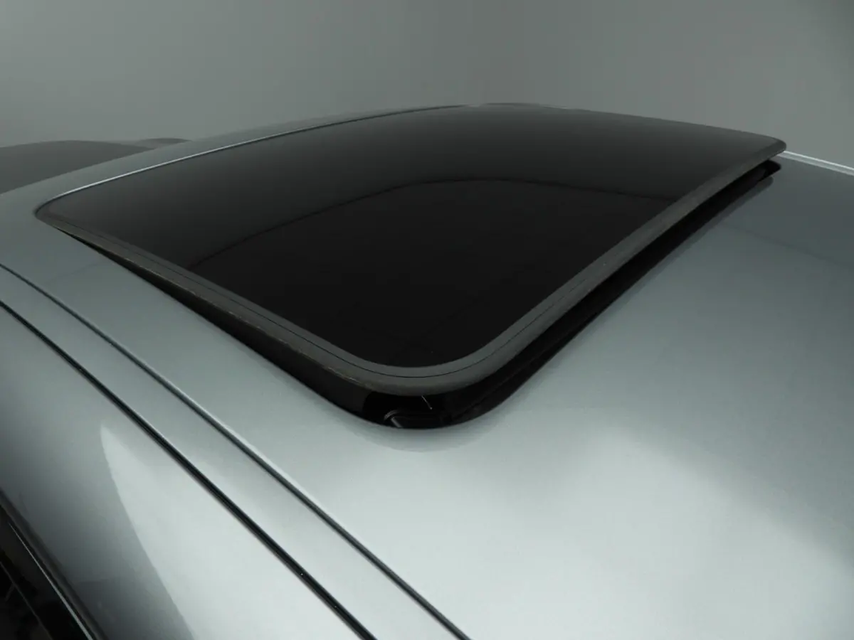 230i | M-Sportpakket | LED | HUD | Active cruise | Schuifdak | Stoelverwarming | DAB | Harman-kardon sound | Alu 19 inch
