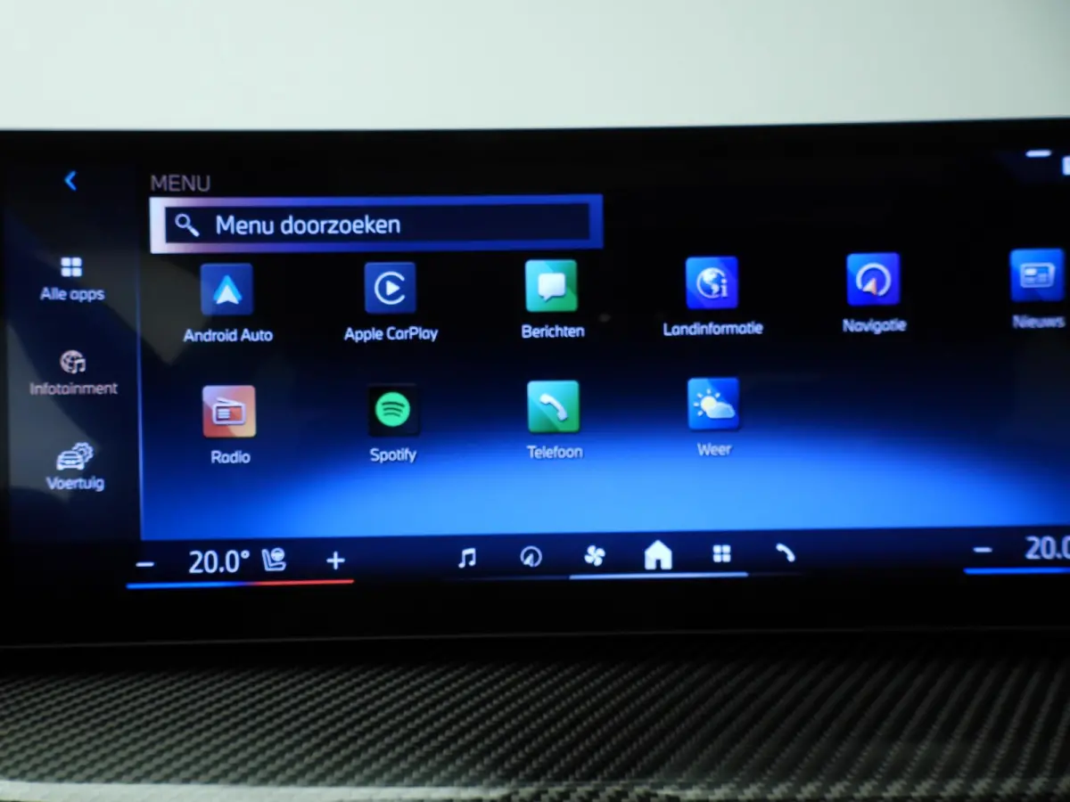 230i | M-Sportpakket | LED | HUD | Active cruise | Schuifdak | Stoelverwarming | DAB | Harman-kardon sound | Alu 19 inch