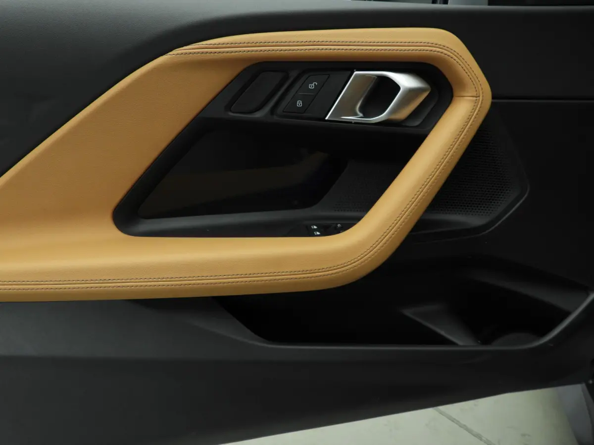 230i | M-Sportpakket | LED | HUD | Active cruise | Schuifdak | Stoelverwarming | DAB | Harman-kardon sound | Alu 19 inch