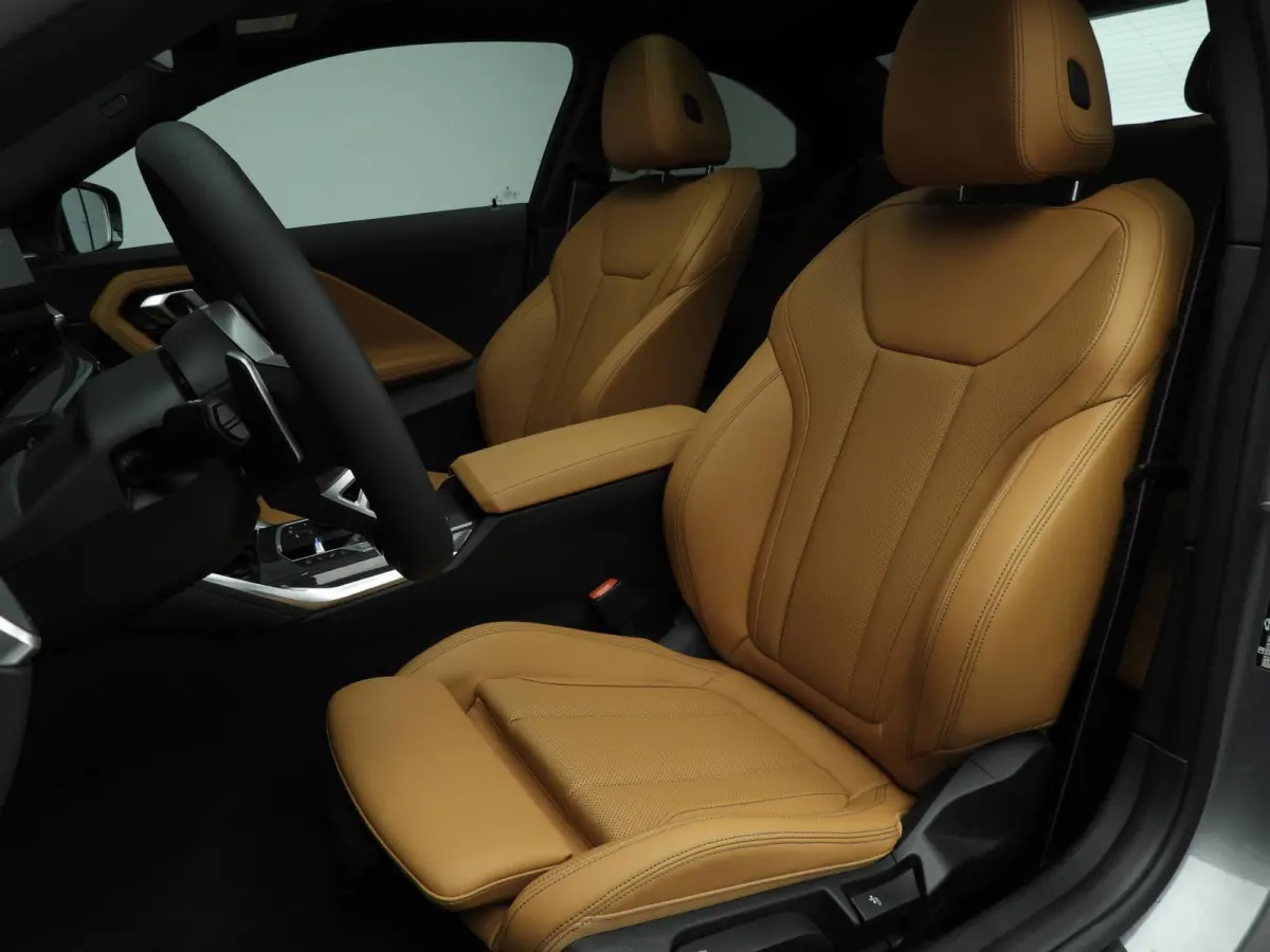 230i | M-Sportpakket | LED | HUD | Active cruise | Schuifdak | Stoelverwarming | DAB | Harman-kardon sound | Alu 19 inch