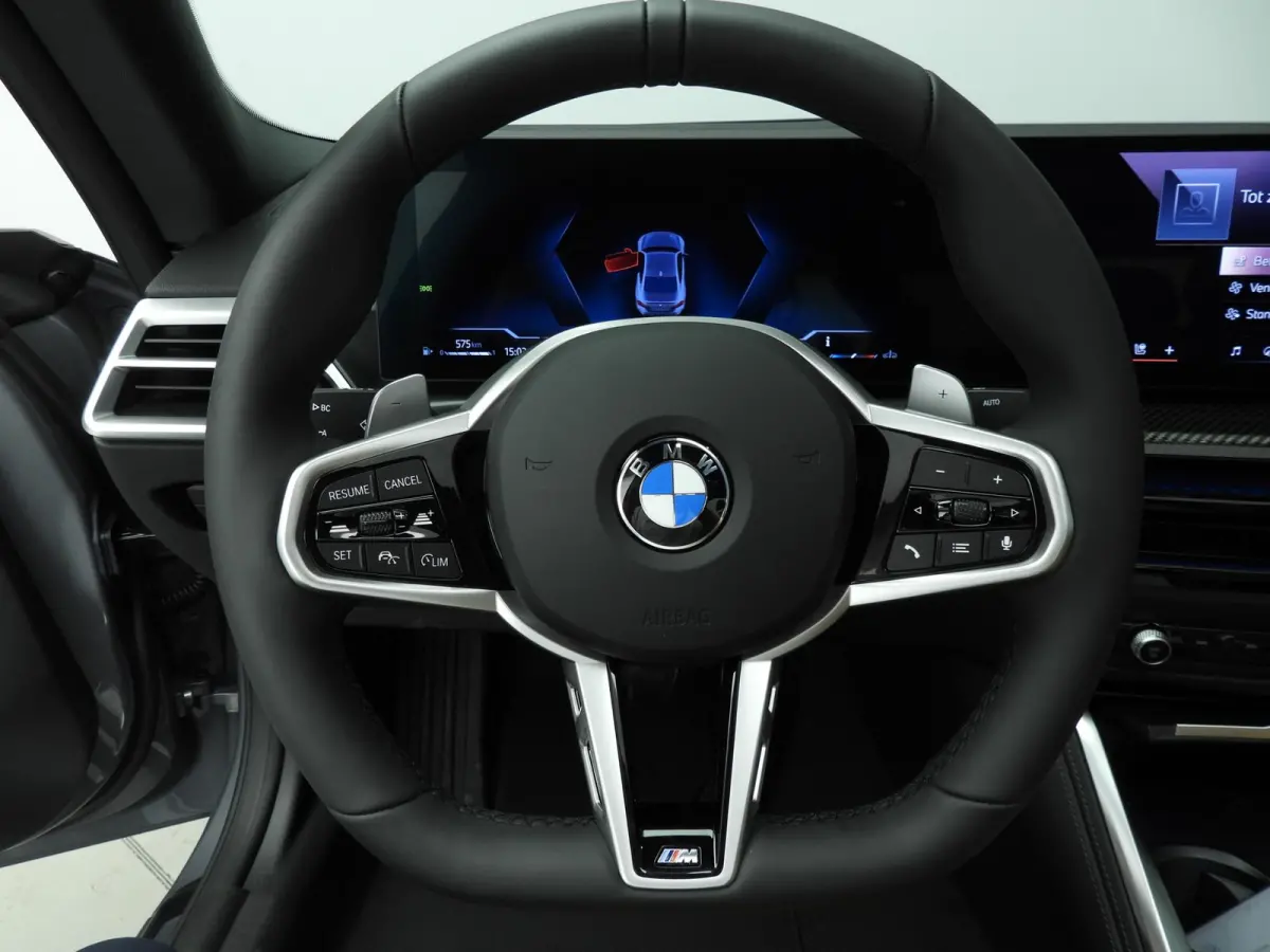 230i | M-Sportpakket | LED | HUD | Active cruise | Schuifdak | Stoelverwarming | DAB | Harman-kardon sound | Alu 19 inch