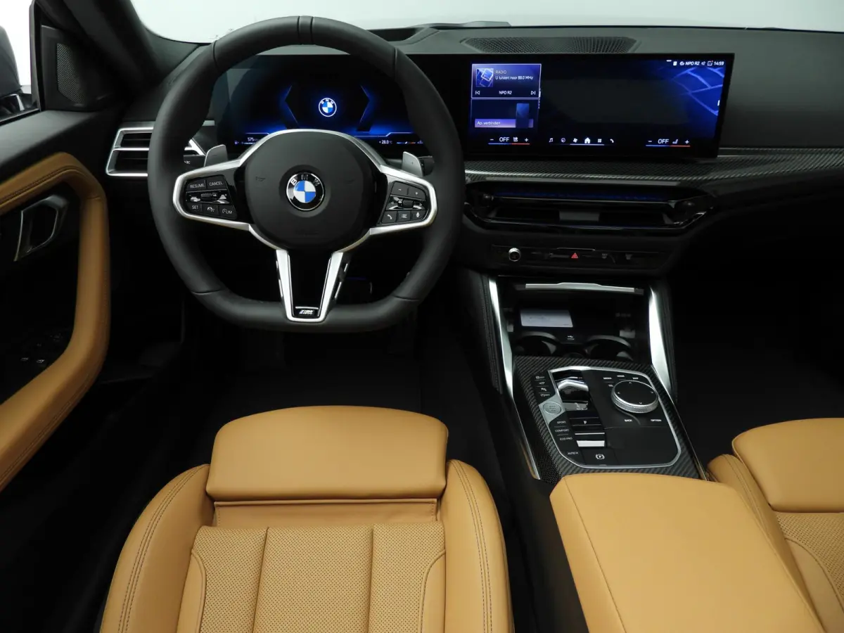 230i | M-Sportpakket | LED | HUD | Active cruise | Schuifdak | Stoelverwarming | DAB | Harman-kardon sound | Alu 19 inch