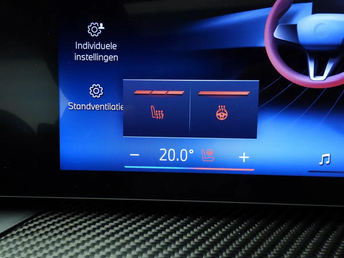 230i | M-Sportpakket | LED | HUD | Active cruise | Schuifdak | Stoelverwarming | DAB | Harman-kardon sound | Alu 19 inch