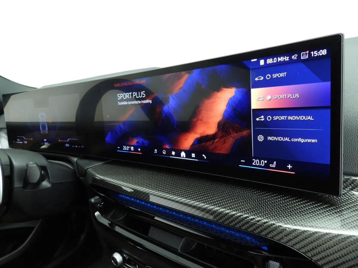 230i | M-Sportpakket | LED | HUD | Active cruise | Schuifdak | Stoelverwarming | DAB | Harman-kardon sound | Alu 19 inch