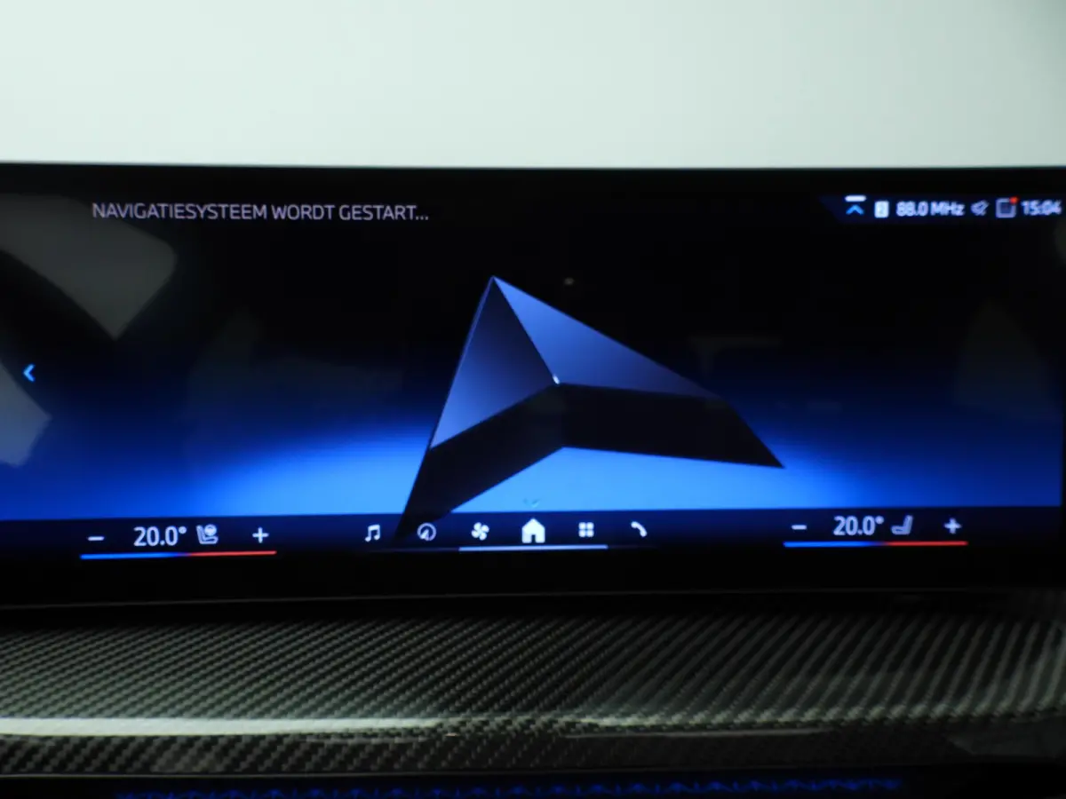230i | M-Sportpakket | LED | HUD | Active cruise | Schuifdak | Stoelverwarming | DAB | Harman-kardon sound | Alu 19 inch
