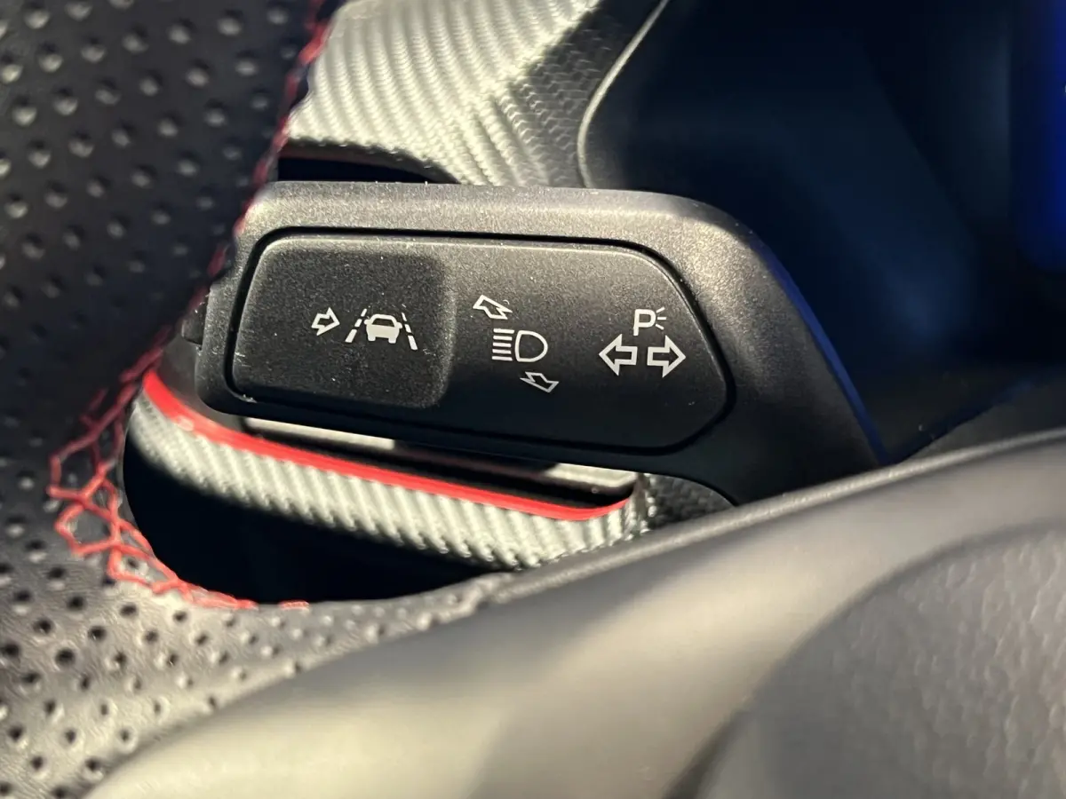 1.0 EcoBoost ST-Line X | Navigatie/Android/Apple Carplay | LM Velgen 18" | Cruise Control | Achteruitrijcamera | LED Koplampen | Airco |