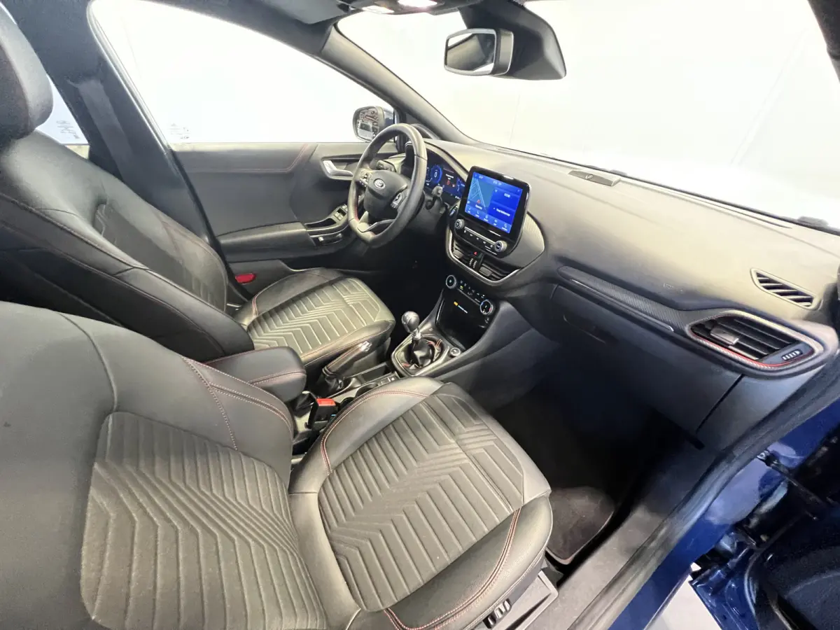 1.0 EcoBoost ST-Line X | Navigatie/Android/Apple Carplay | LM Velgen 18" | Cruise Control | Achteruitrijcamera | LED Koplampen | Airco |