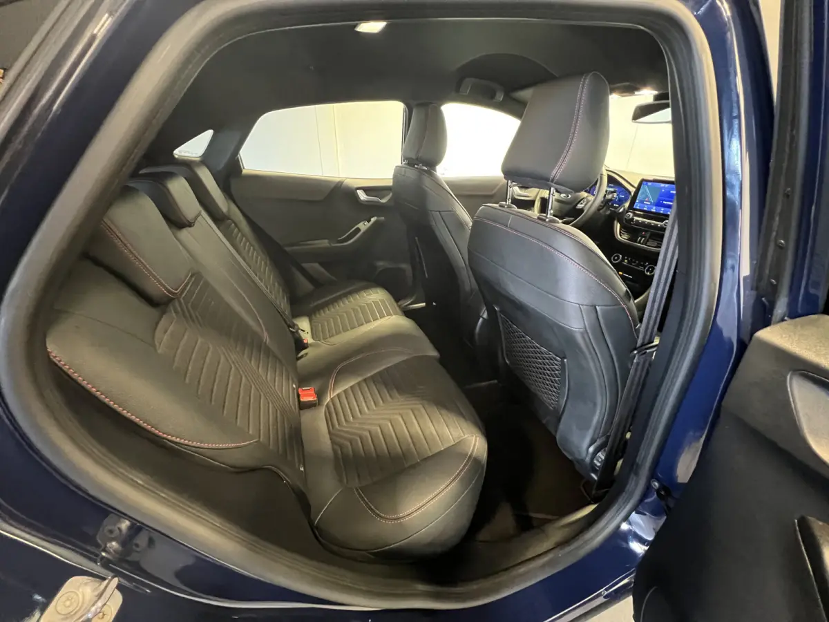 1.0 EcoBoost ST-Line X | Navigatie/Android/Apple Carplay | LM Velgen 18" | Cruise Control | Achteruitrijcamera | LED Koplampen | Airco |