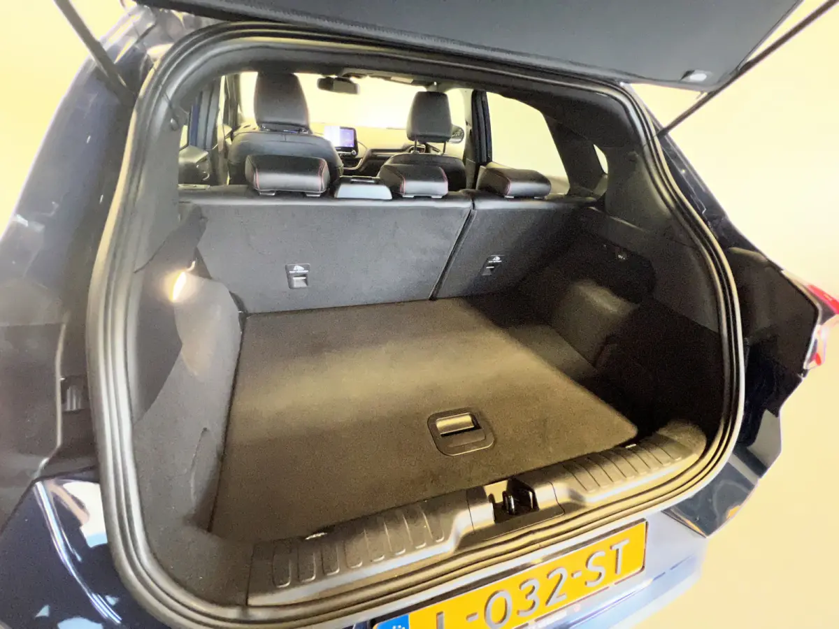 1.0 EcoBoost ST-Line X | Navigatie/Android/Apple Carplay | LM Velgen 18" | Cruise Control | Achteruitrijcamera | LED Koplampen | Airco |