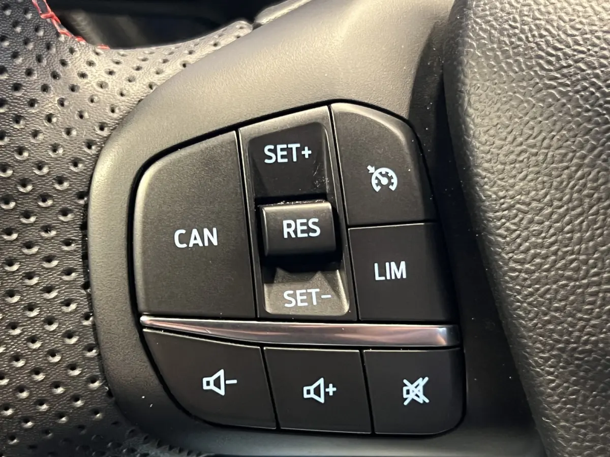 1.0 EcoBoost ST-Line X | Navigatie/Android/Apple Carplay | LM Velgen 18" | Cruise Control | Achteruitrijcamera | LED Koplampen | Airco |