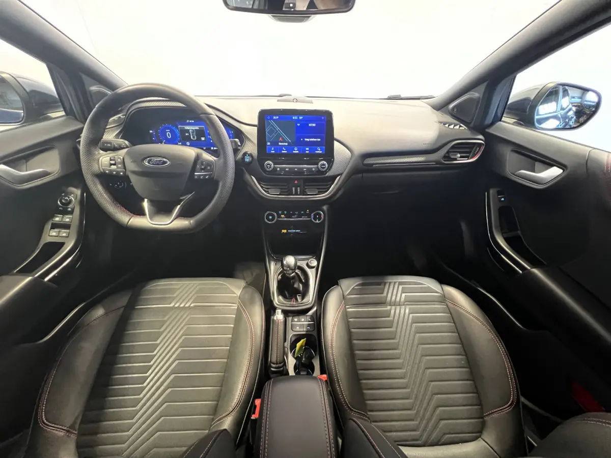1.0 EcoBoost ST-Line X | Navigatie/Android/Apple Carplay | LM Velgen 18" | Cruise Control | Achteruitrijcamera | LED Koplampen | Airco |