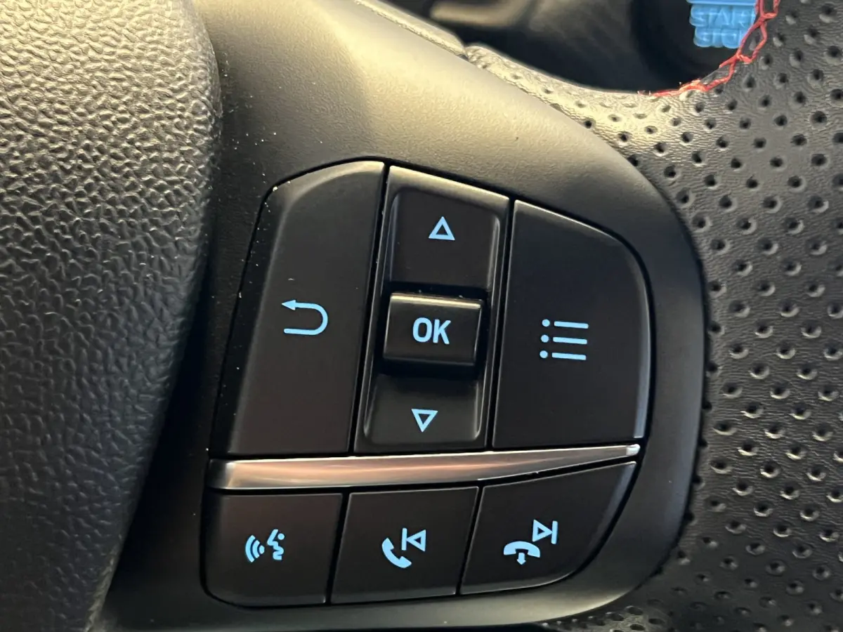 1.0 EcoBoost ST-Line X | Navigatie/Android/Apple Carplay | LM Velgen 18" | Cruise Control | Achteruitrijcamera | LED Koplampen | Airco |