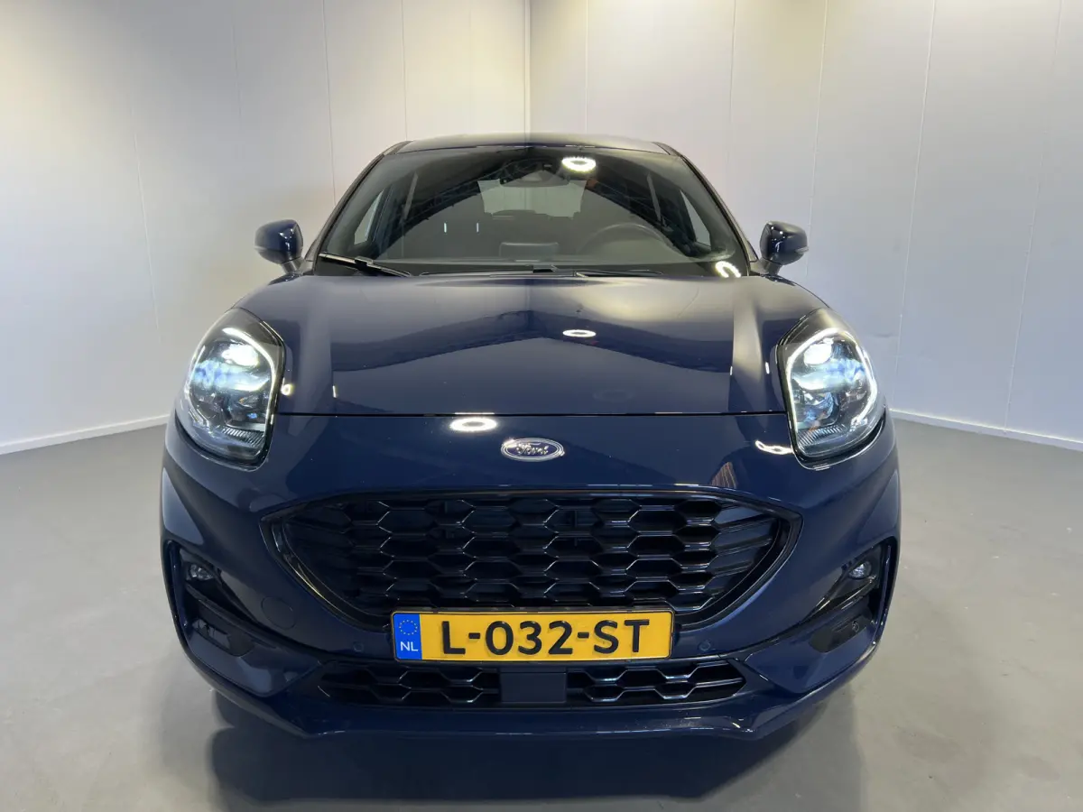 1.0 EcoBoost ST-Line X | Navigatie/Android/Apple Carplay | LM Velgen 18" | Cruise Control | Achteruitrijcamera | LED Koplampen | Airco |