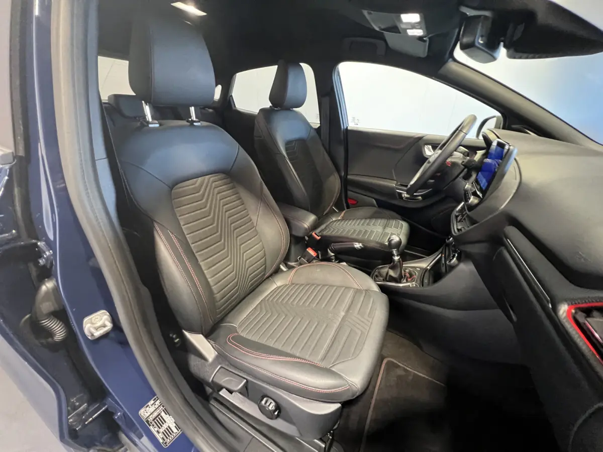 1.0 EcoBoost ST-Line X | Navigatie/Android/Apple Carplay | LM Velgen 18" | Cruise Control | Achteruitrijcamera | LED Koplampen | Airco |