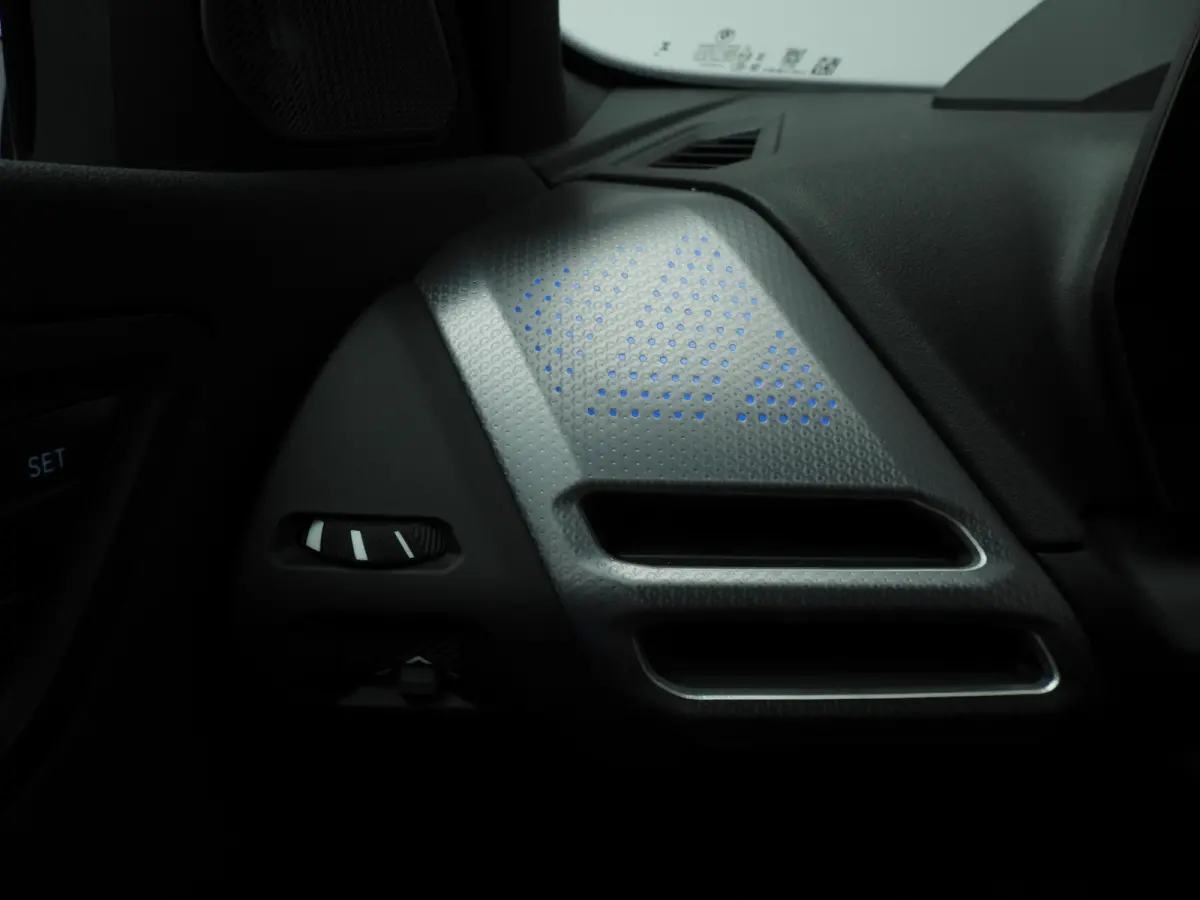 5-deurs 120 | M-Sportpakket | LED | HUD | Active cruise | Panoramadak | Trekhaak | DAB | Harman-kardon sound | Alu 19 inch