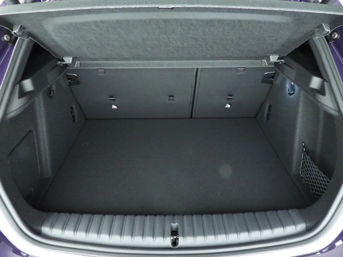 5-deurs 120 | M-Sportpakket | LED | HUD | Active cruise | Panoramadak | Trekhaak | DAB | Harman-kardon sound | Alu 19 inch