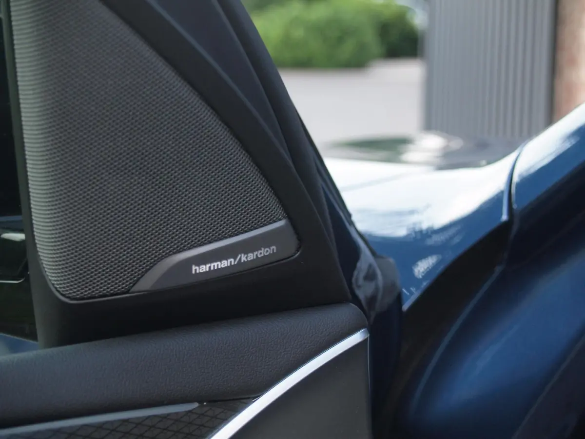 xDrive30e Business Edition Plus | Facelift Model | M-Pakket | 360 Camera | Harman Kardon | Trekhaak | LED-Laser | 21 Inch |