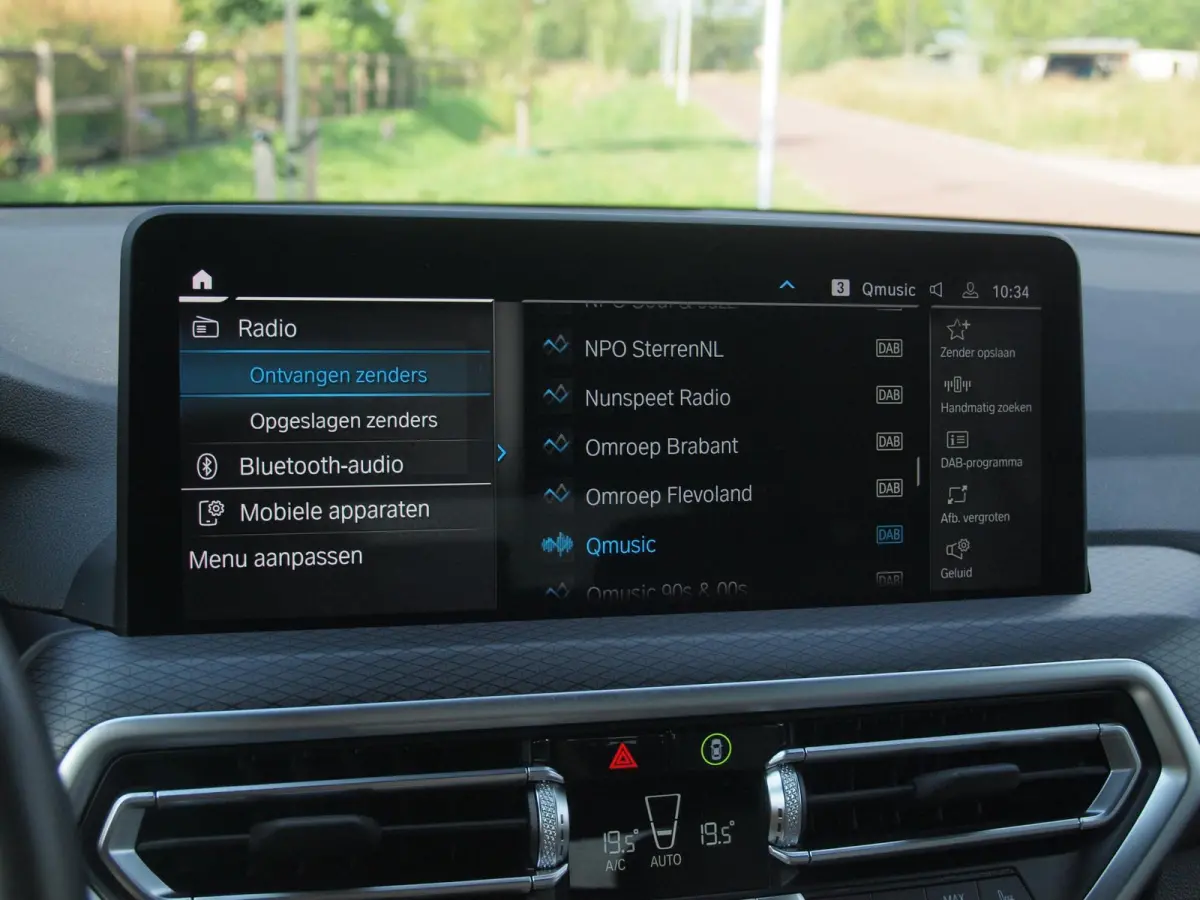 xDrive30e Business Edition Plus | Facelift Model | M-Pakket | 360 Camera | Harman Kardon | Trekhaak | LED-Laser | 21 Inch |