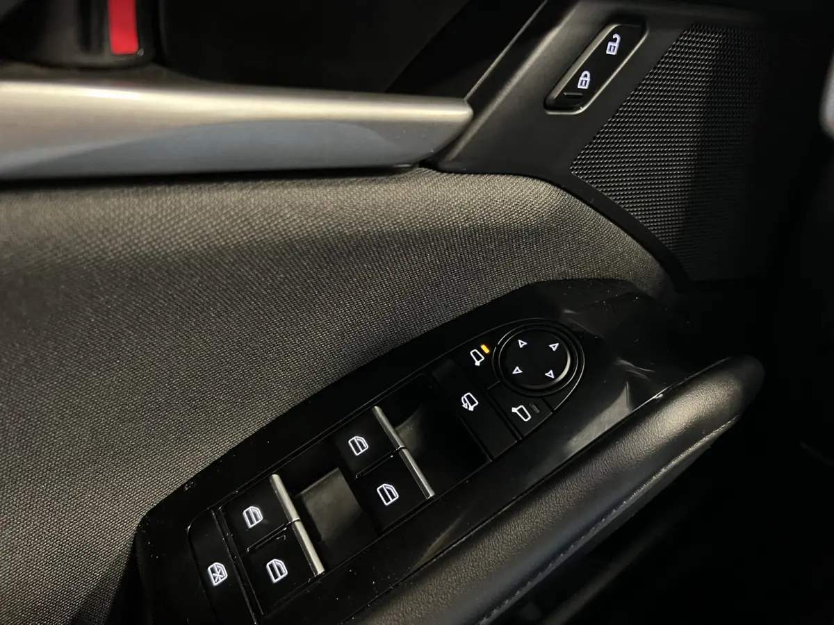 2.0 e-SkyActiv-X M Hybrid 186 | Navigatie/Android/Apple Carplay | LMV 16" | Cruise Control Adaptief | Airco | Dodehoekdetectie | LED Koplampen |