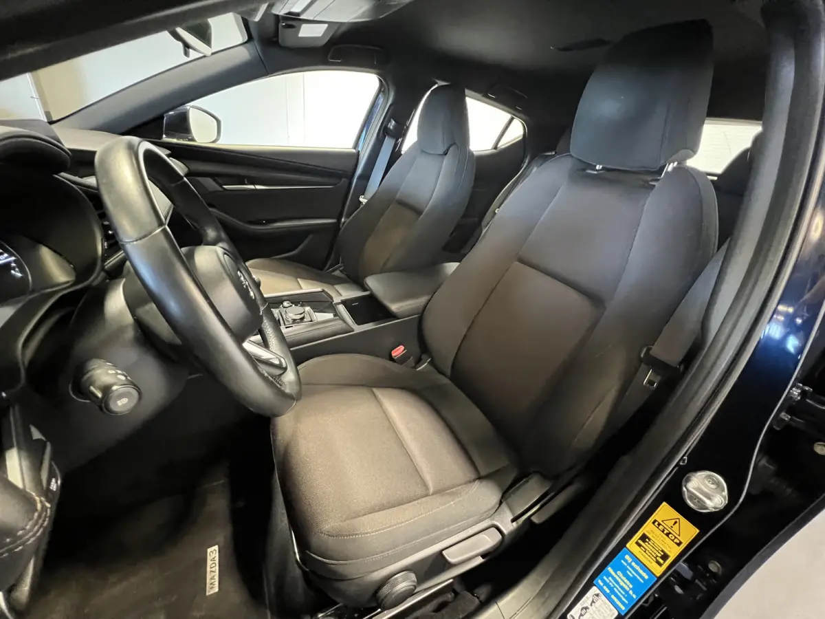 2.0 e-SkyActiv-X M Hybrid 186 | Navigatie/Android/Apple Carplay | LMV 16" | Cruise Control Adaptief | Airco | Dodehoekdetectie | LED Koplampen |