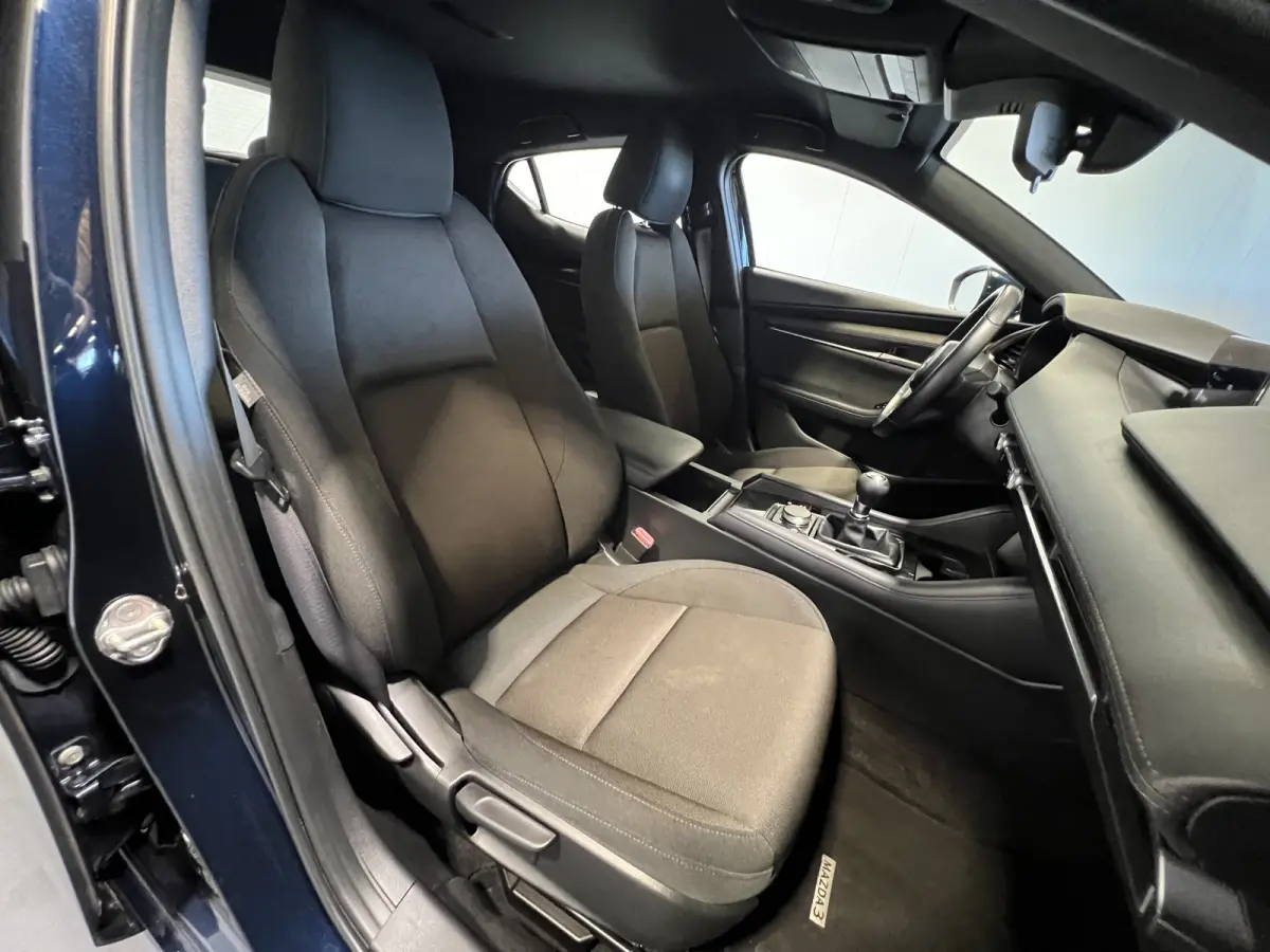 2.0 e-SkyActiv-X M Hybrid 186 | Navigatie/Android/Apple Carplay | LMV 16" | Cruise Control Adaptief | Airco | Dodehoekdetectie | LED Koplampen |