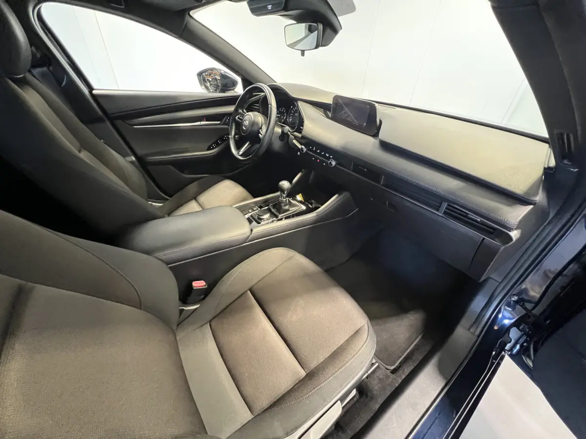 2.0 e-SkyActiv-X M Hybrid 186 | Navigatie/Android/Apple Carplay | LMV 16" | Cruise Control Adaptief | Airco | Dodehoekdetectie | LED Koplampen |