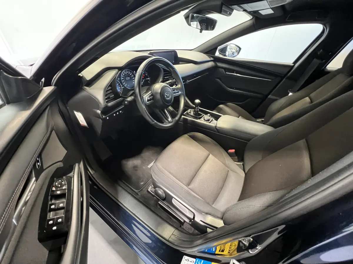 2.0 e-SkyActiv-X M Hybrid 186 | Navigatie/Android/Apple Carplay | LMV 16" | Cruise Control Adaptief | Airco | Dodehoekdetectie | LED Koplampen |