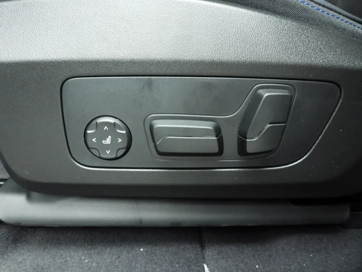 xDrive25e | M-Sportpakket | LED | HUD | Active cruise | Panoramadak | Trekhaak | Keyles go | DAB | Harman-kardon sound | Alu 20 inch