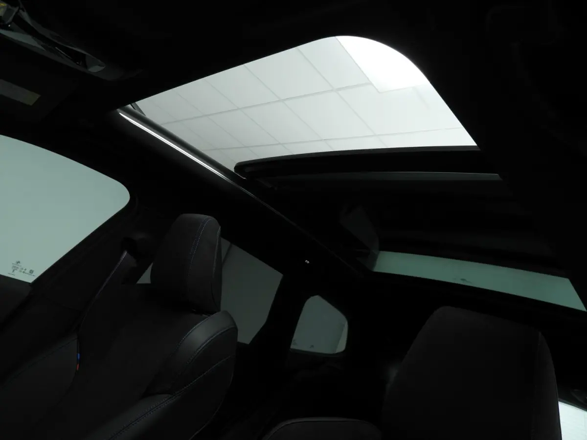 xDrive25e | M-Sportpakket | LED | HUD | Active cruise | Panoramadak | Trekhaak | Keyles go | DAB | Harman-kardon sound | Alu 20 inch