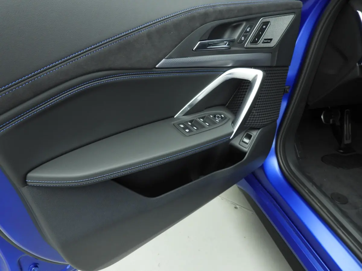 xDrive25e | M-Sportpakket | LED | HUD | Active cruise | Panoramadak | Trekhaak | Keyles go | DAB | Harman-kardon sound | Alu 20 inch